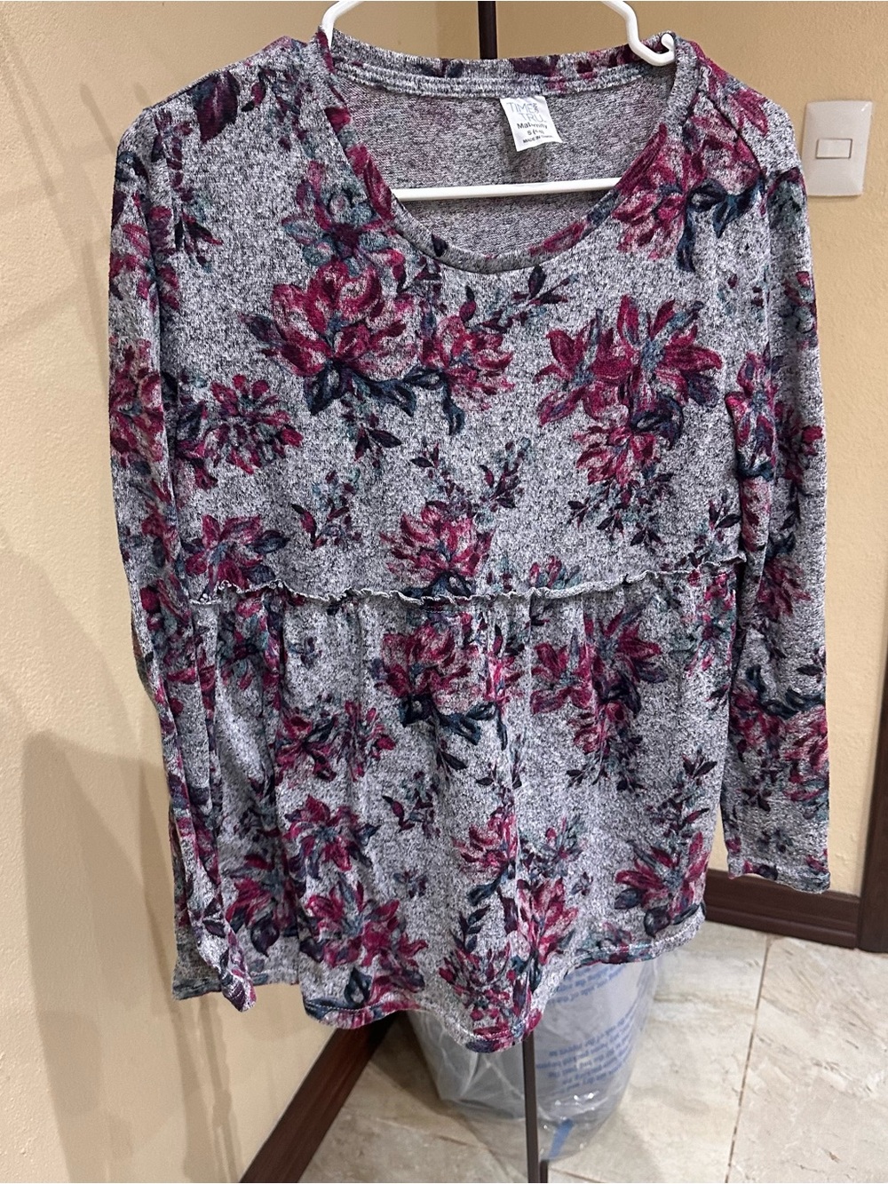 Women’s Maternity Tops Bundle Size S/M Motherhood Time and Tru Leopard Floral